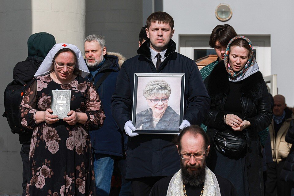   Прощание и отпевание прошло в храме Троицы Живоначальной при Институте скорой помощи им. Склифосовского. Фото: Вячеслав Прокофьев/ТАСС