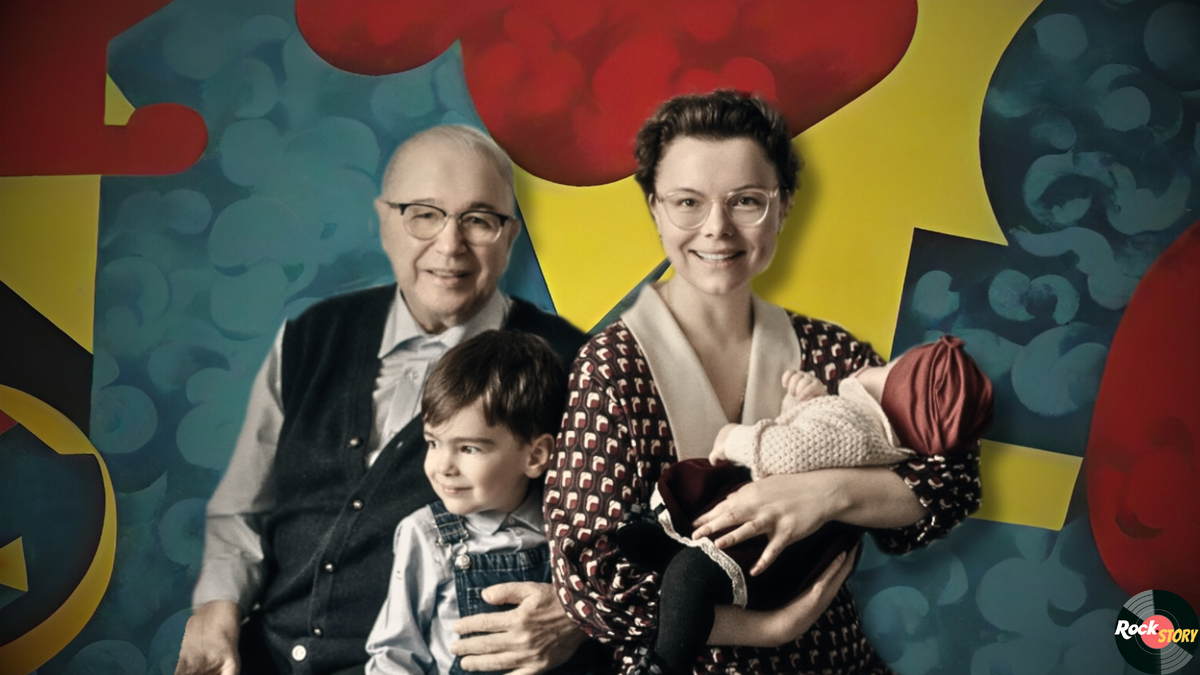 На фотографии: Евгений Петросян с семьей 