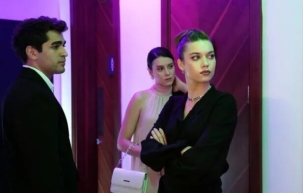 Кадр из сериала (источник: takvim.com)