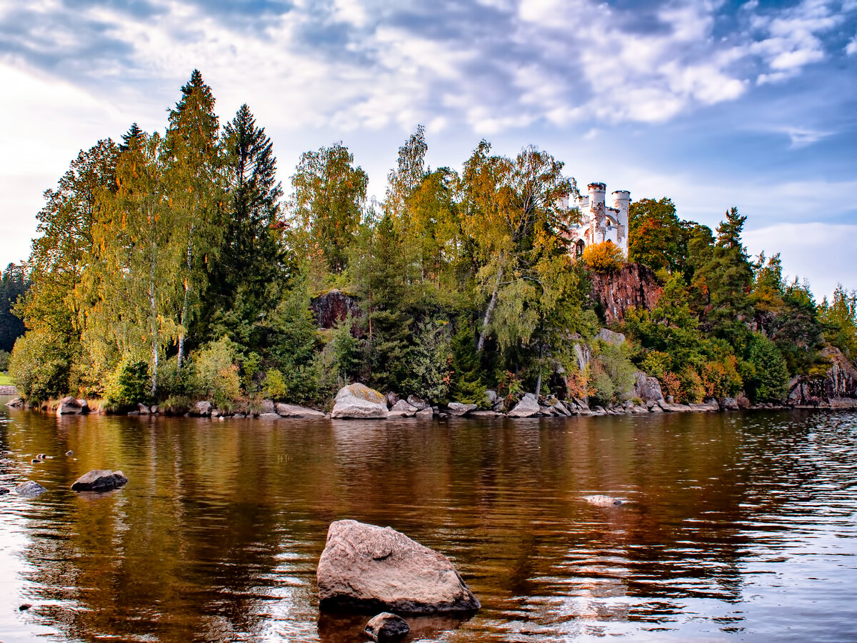 Вот такой он - Монрепо - дикий, скалистый, красивый!