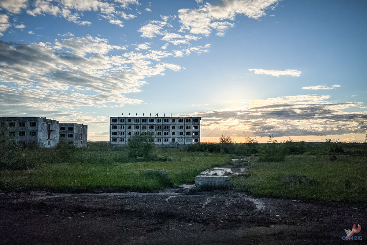 Поселок «Северный», Воркута. Брошенные машины уехавших жителей, за которыми  никогда не вернутся. Почему так происходит? — объясняю | ComDig | Urban  Exploration | Дзен