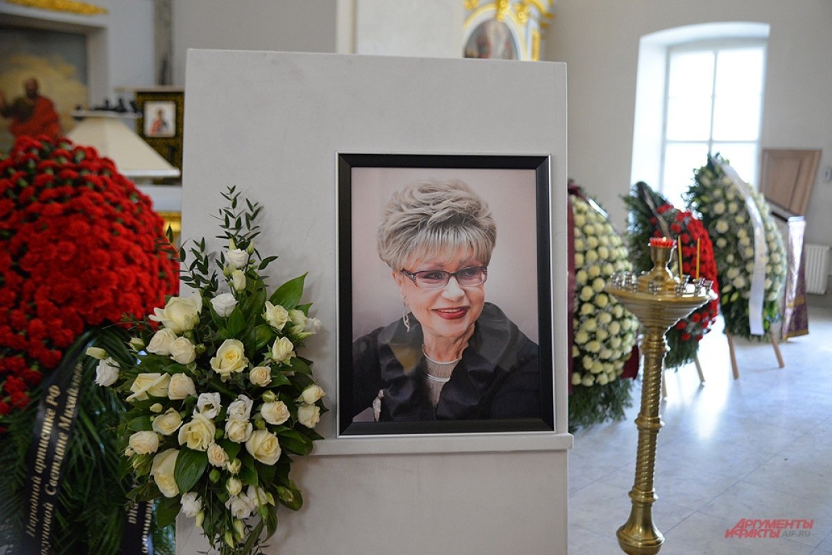    Диктора Моргунову похоронили на Троекуровском кладбище в Москве