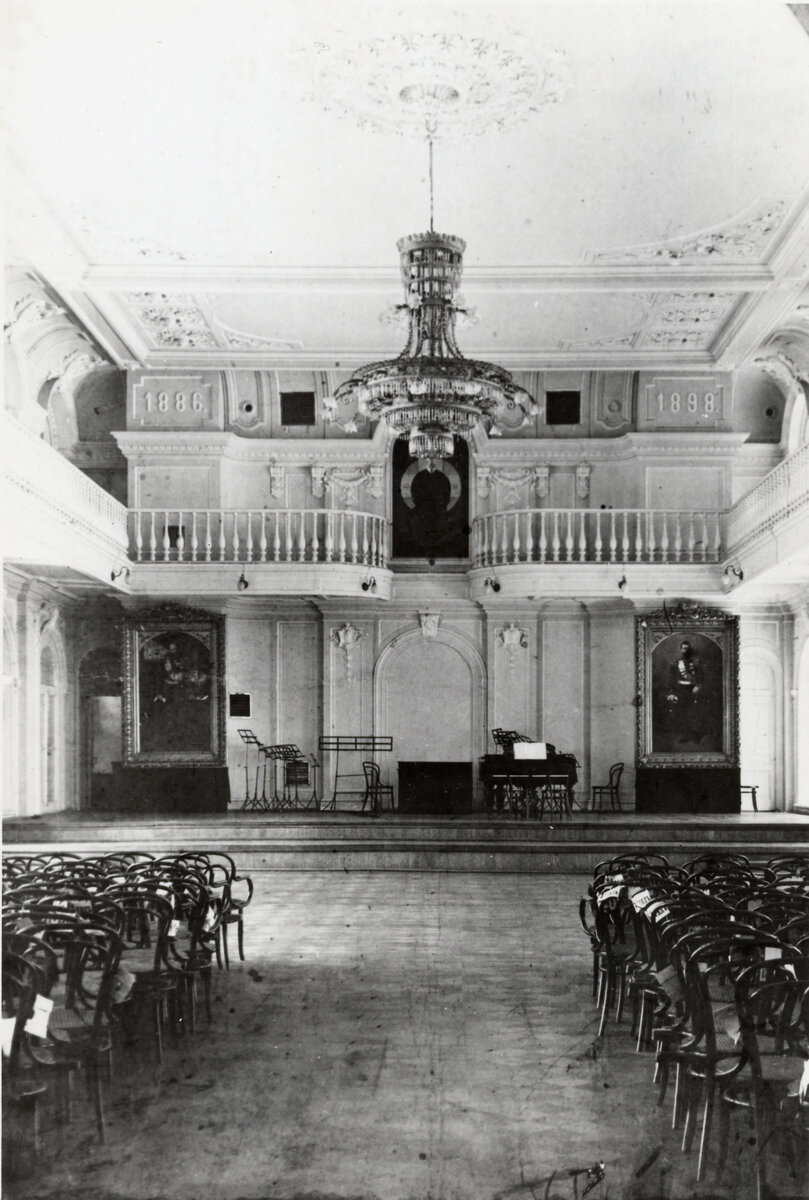 Один из залов Синодального училища