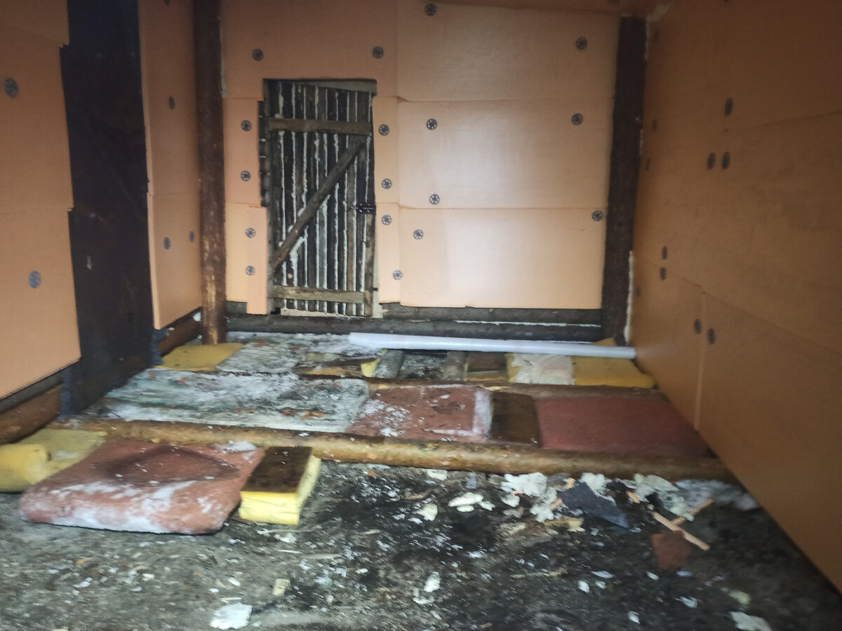 Утепление полов поролоном.