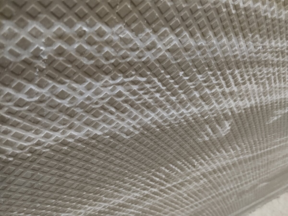 Голая поверхность керамогранита со внутренней стороны