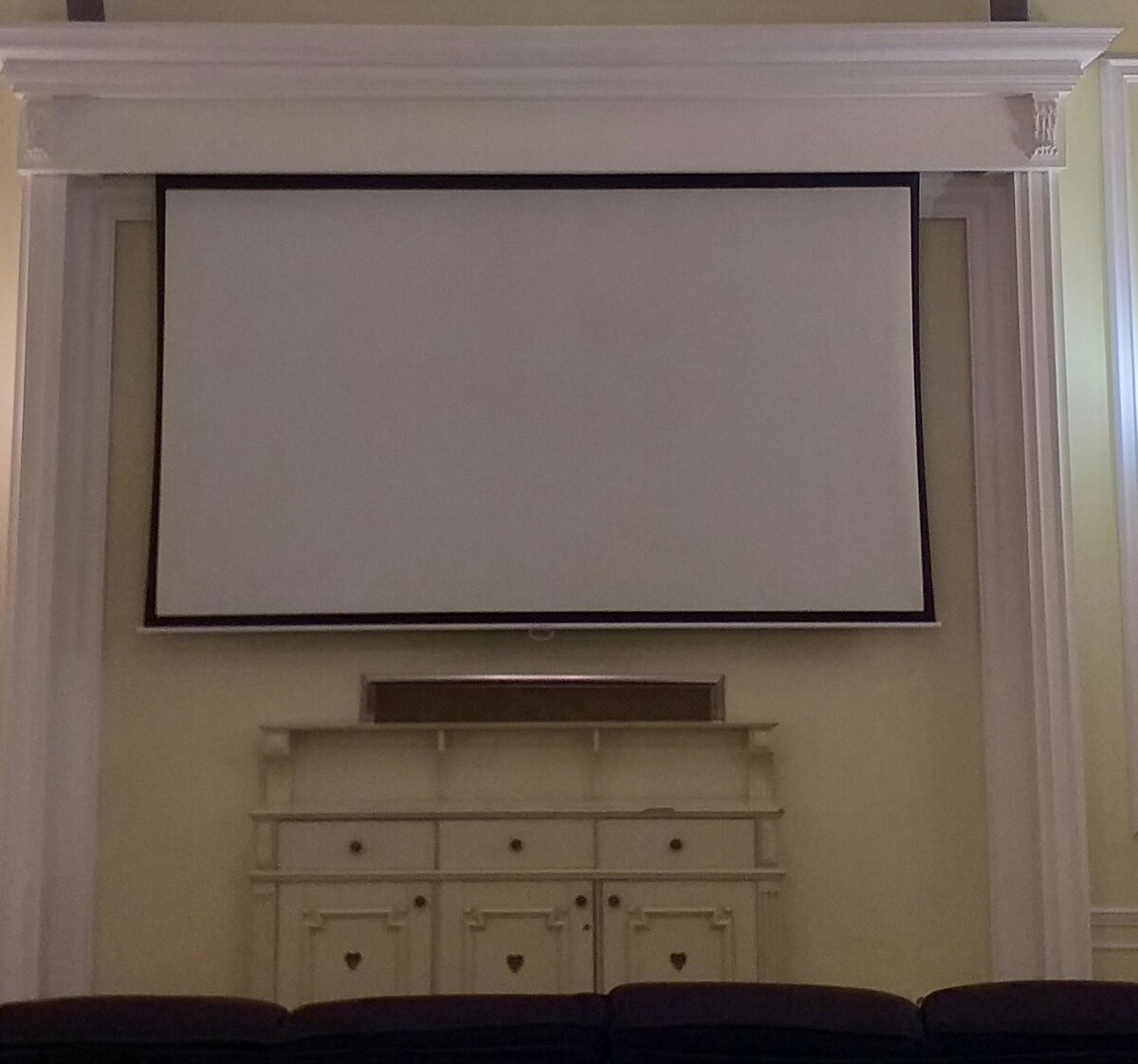 Экран в кинотеатре Дом кино в Санкт-Петербурге