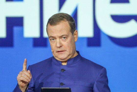    Дмитрий Медведев