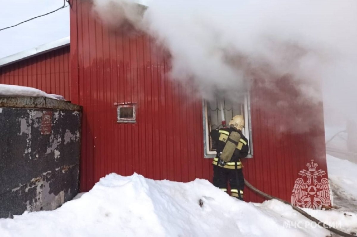    В городе Кашине Тверской области сгорел автосервис