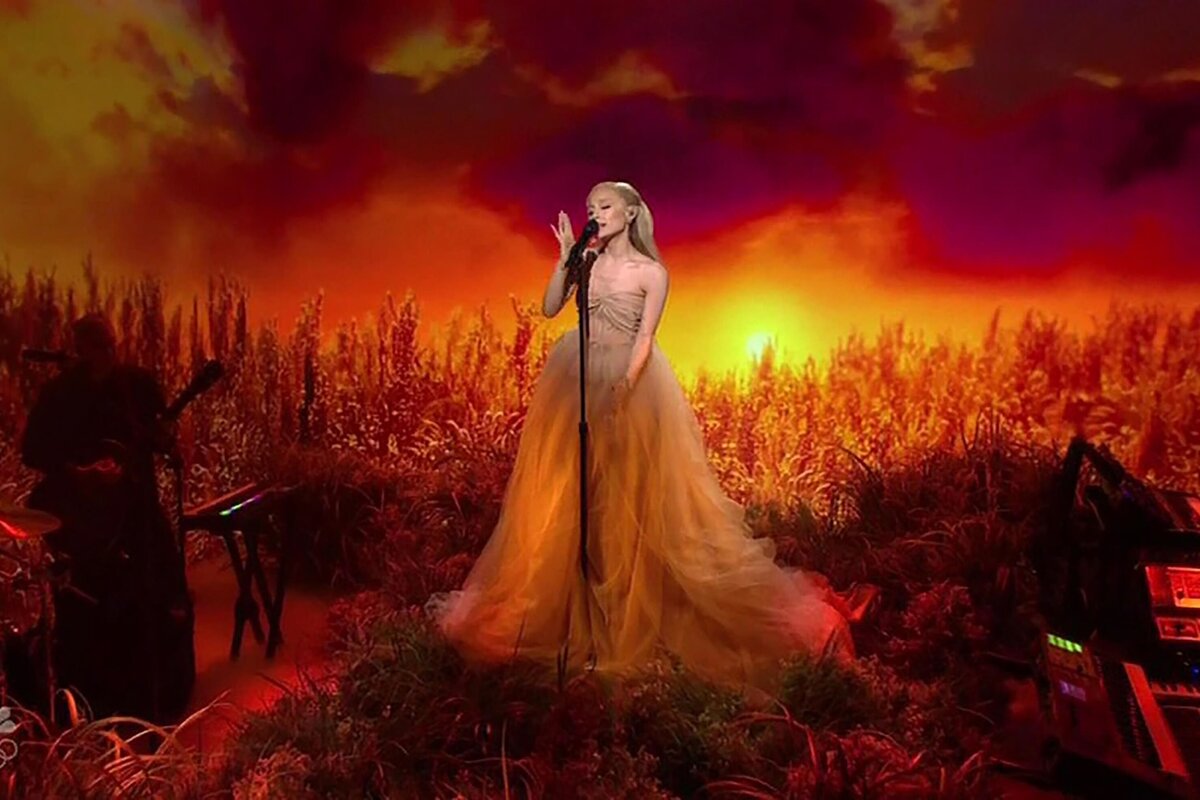     Жизнь на высоких нотах: почему весь мир любит (и иногда ненавидит) Ариану Гранде