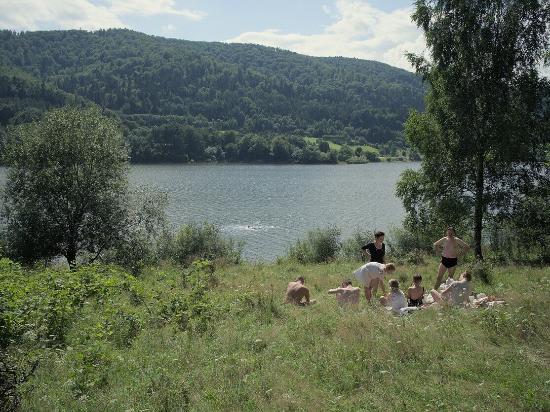 Кадр из фильма «Зона интересов», 2023 год, режиссер Джонатан Глейзер