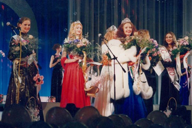 Первая королева  татарстанской красоты. Почему мисс Татарстан – 1998 стеснялась своей короны Первый конкурс «Мисс Татарстан» случился в 1998 году.-3