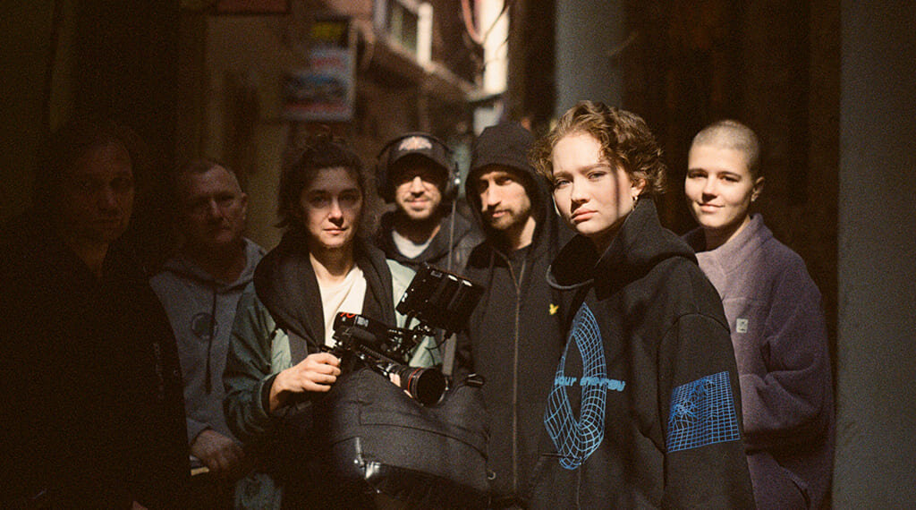 Кадр со съёмок кинокартины «Надо снимать фильмы о любви» 2024.