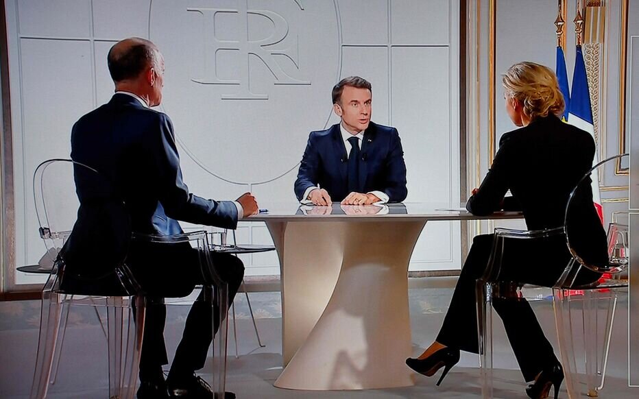 Давным давно как пишется правильно. Предложение со словом неволя. Предложения с неволей. Закончите предложение так чтобы было противопоставление. Непогода помешала уборке урожая а.