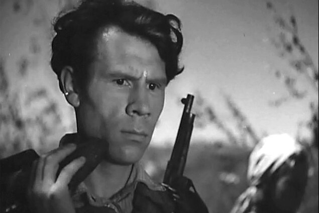    Иван Рыжов в фильме «Лесные братья», 1942 год. Кадр из фильма