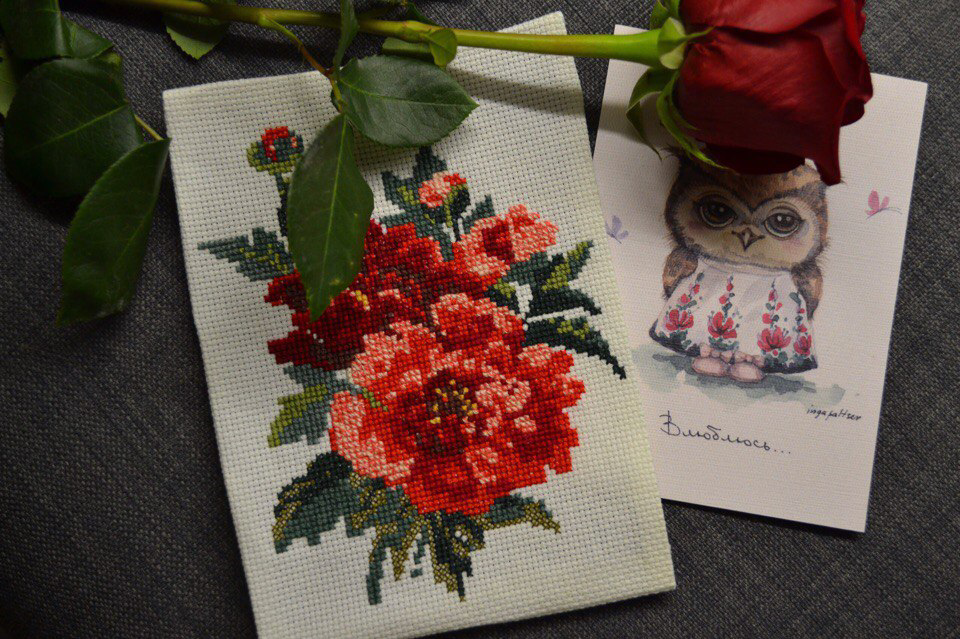 Для тебя моя вышивка крестиком этих прекрасных пионов. Фото автора 