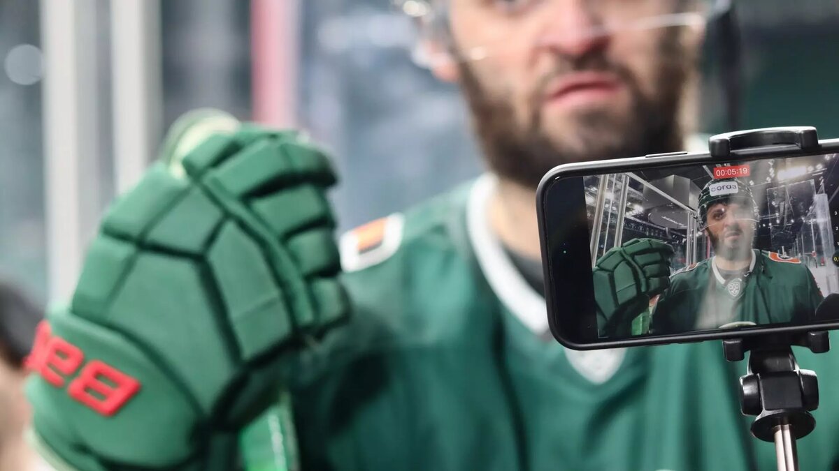     Агент капитана казанского «Ак Барса» Александра Радулова Александр Черных прокомментировал появившуюся в СМИ информацию о том, что форвард может оказаться в екатеринбургском «Автомобилисте».