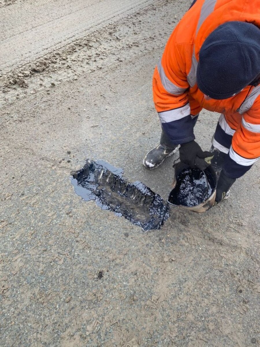    Локальный ремонт дорог. Источник: Пресс-центр городской администрации