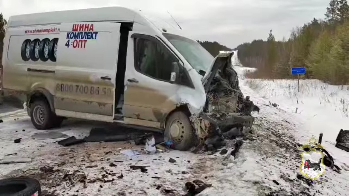 Автомобиль Ford Transit после ДТП