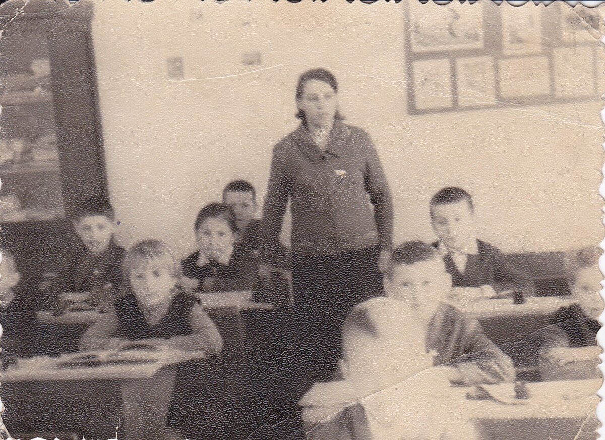 Урок ведёт учитель начальных классов Вера Васильевна Перескокова (Осинцева)