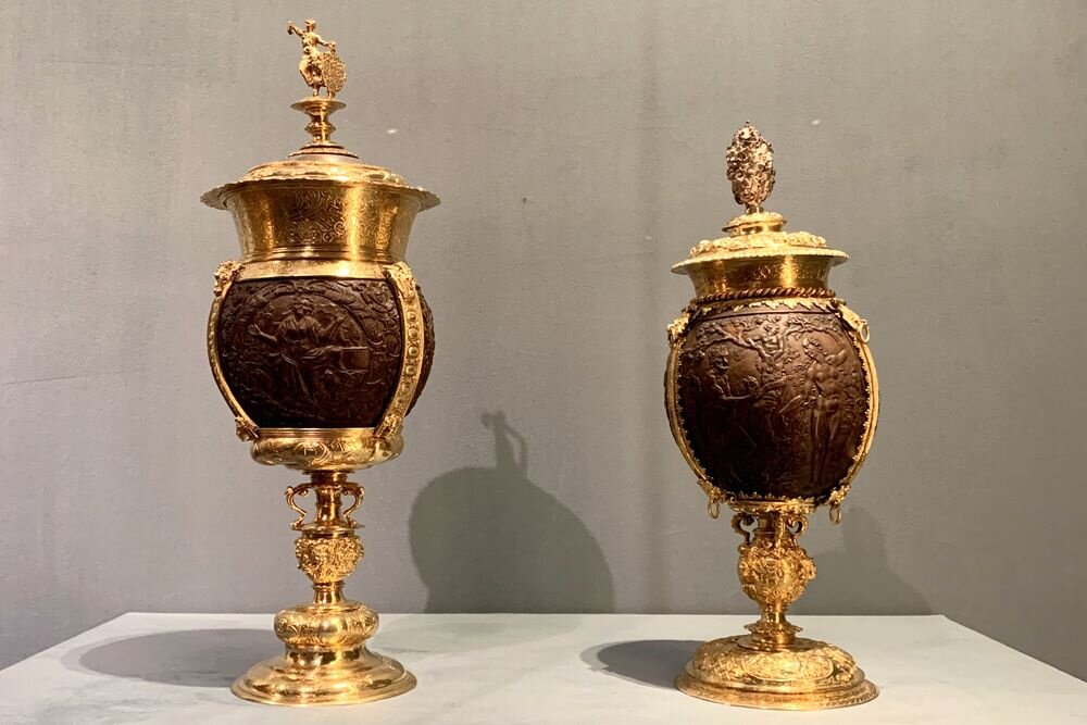    Кубки из кокоса, первая треть XVII века, из собрания Оружейной палаты. / Екатерина Зайцева