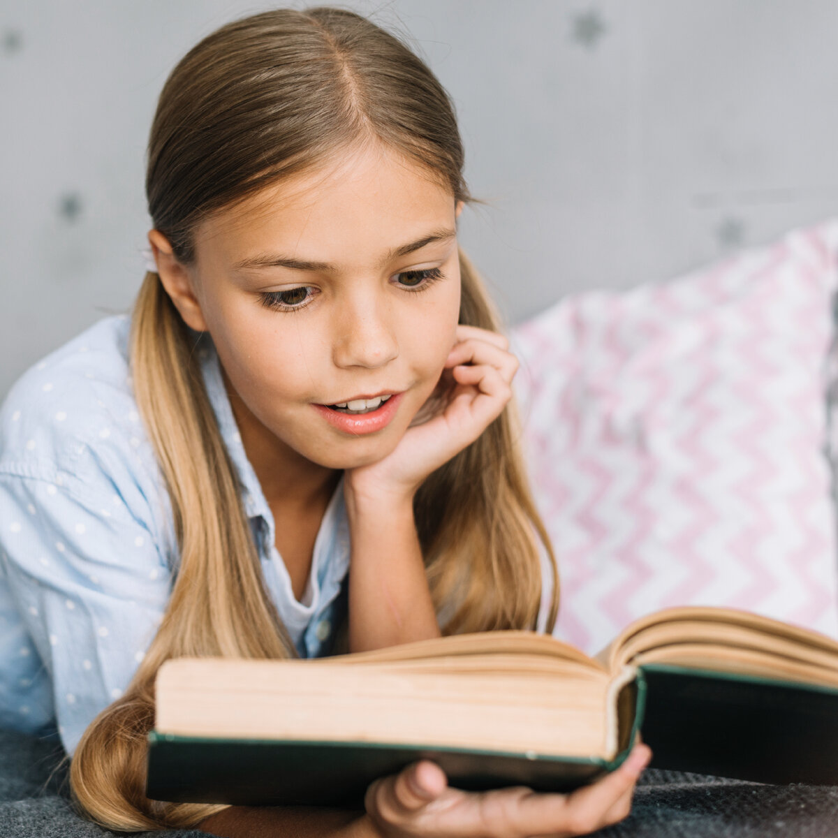 Важное умение для успешного чтения и понимания текста - умение выделять главное. Это навык, которым дети младшего школьного возраста обязательно должны овладеть.
