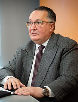   Чем закончится война на Украине? Как сложатся в дальнейшем отношения России и США, России и Армении, России и Грузии? – спросили мы у Главного редактора Грузинского информационно-аналитического агентства «ГРУЗИНФОРМ», директора Центра безопасности, стратегического анализа и информационной политики Арно Хидирбегившили.