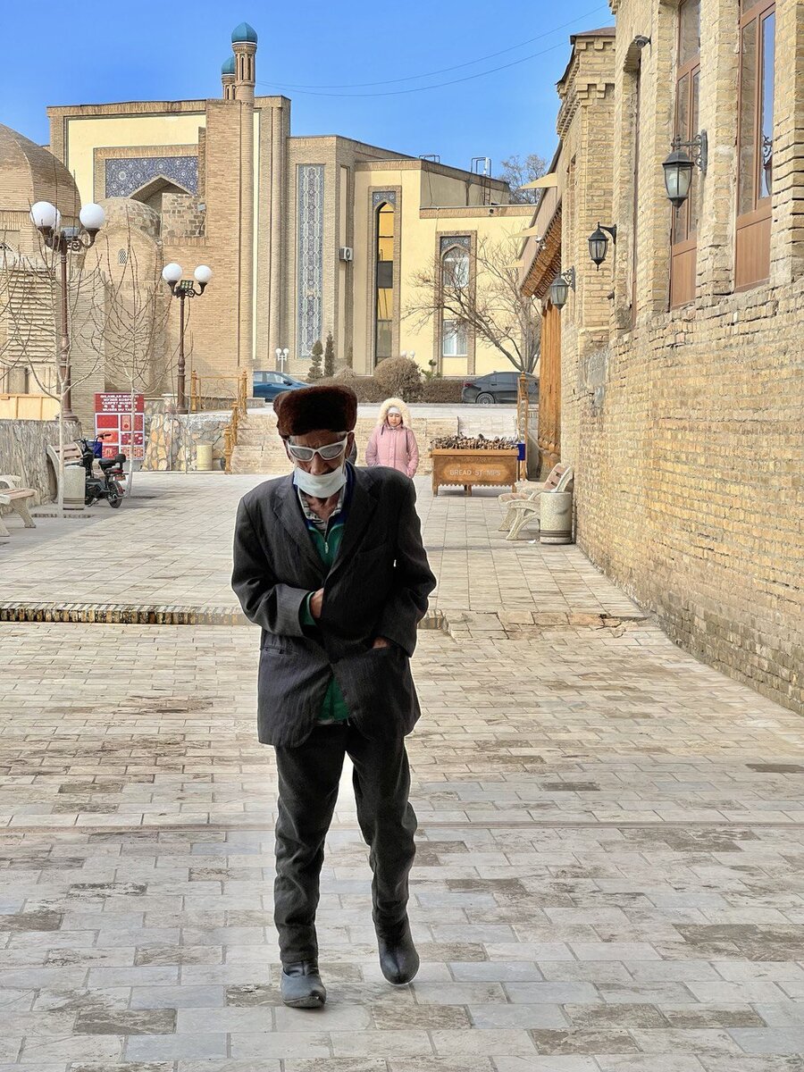 Пенсионер в Узбекистане