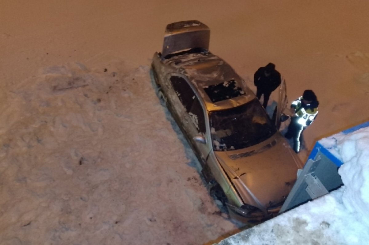    В ДТП автомобиль получил механические повреждения. Пострадавших нет