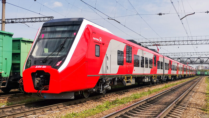 В Екатеринбурге на выставке «Иннопром-2023» представили ЭС104 — полностью российскую модель «Ласточки». Источник фото: commons.wikimedia.org (автор: Maximus091182)