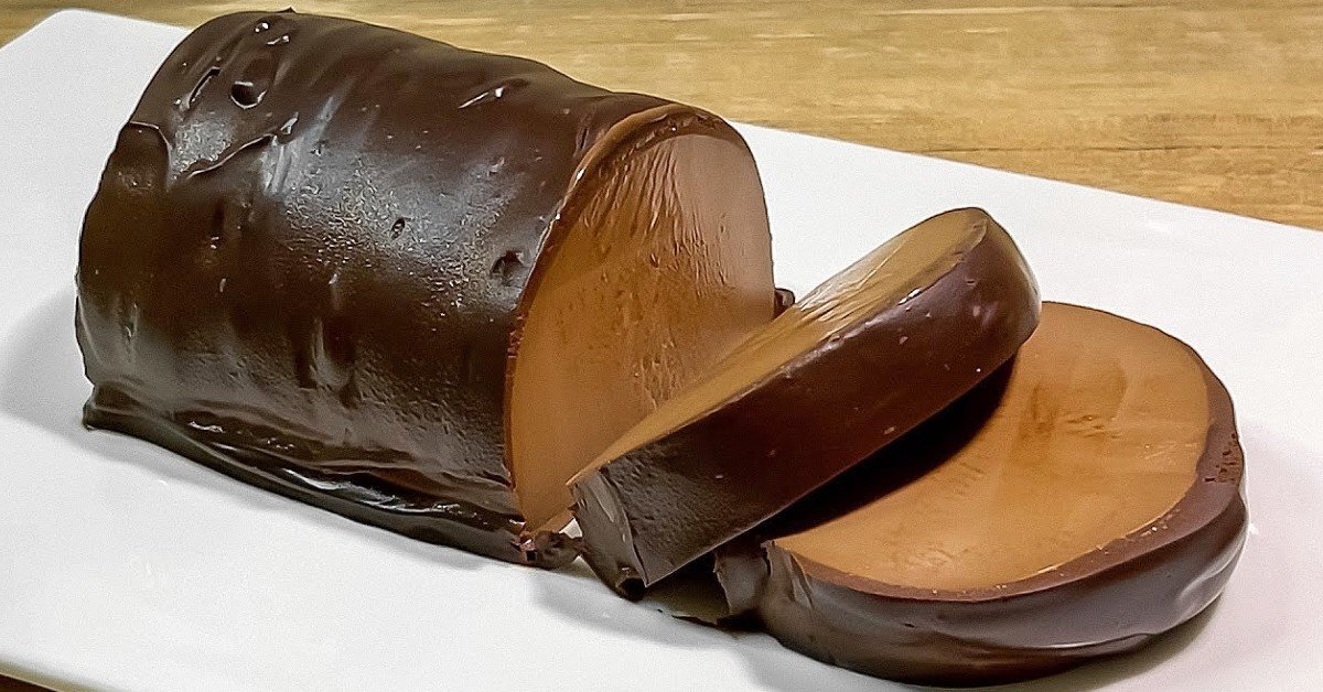 Шоколадный муссовый десерт в бутылке