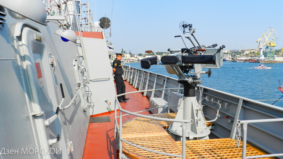 Морская тумбовая пулемётная установка калибра 14,5 мм "Жало" на МРК "Зелёный Дол". День ВМФ 2016 г.