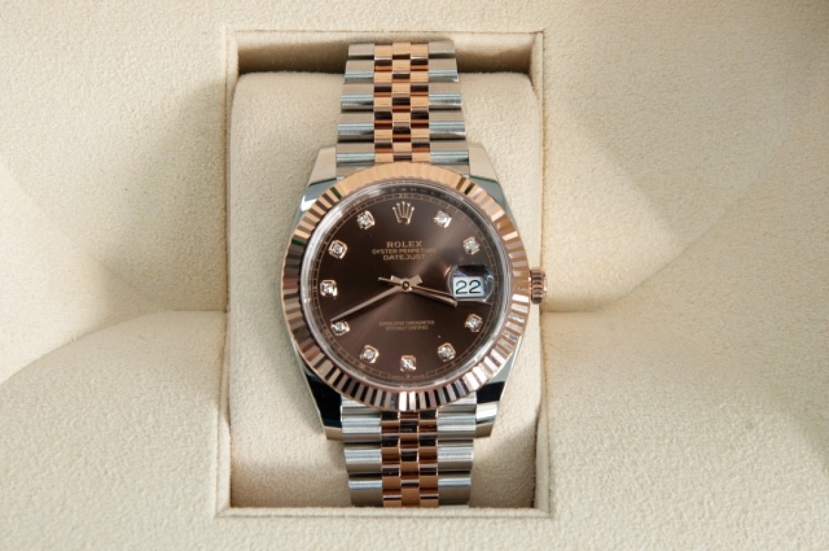    Прилетевший в Самару бакинец вёз контрабандой часы Rolex за 2 миллиона