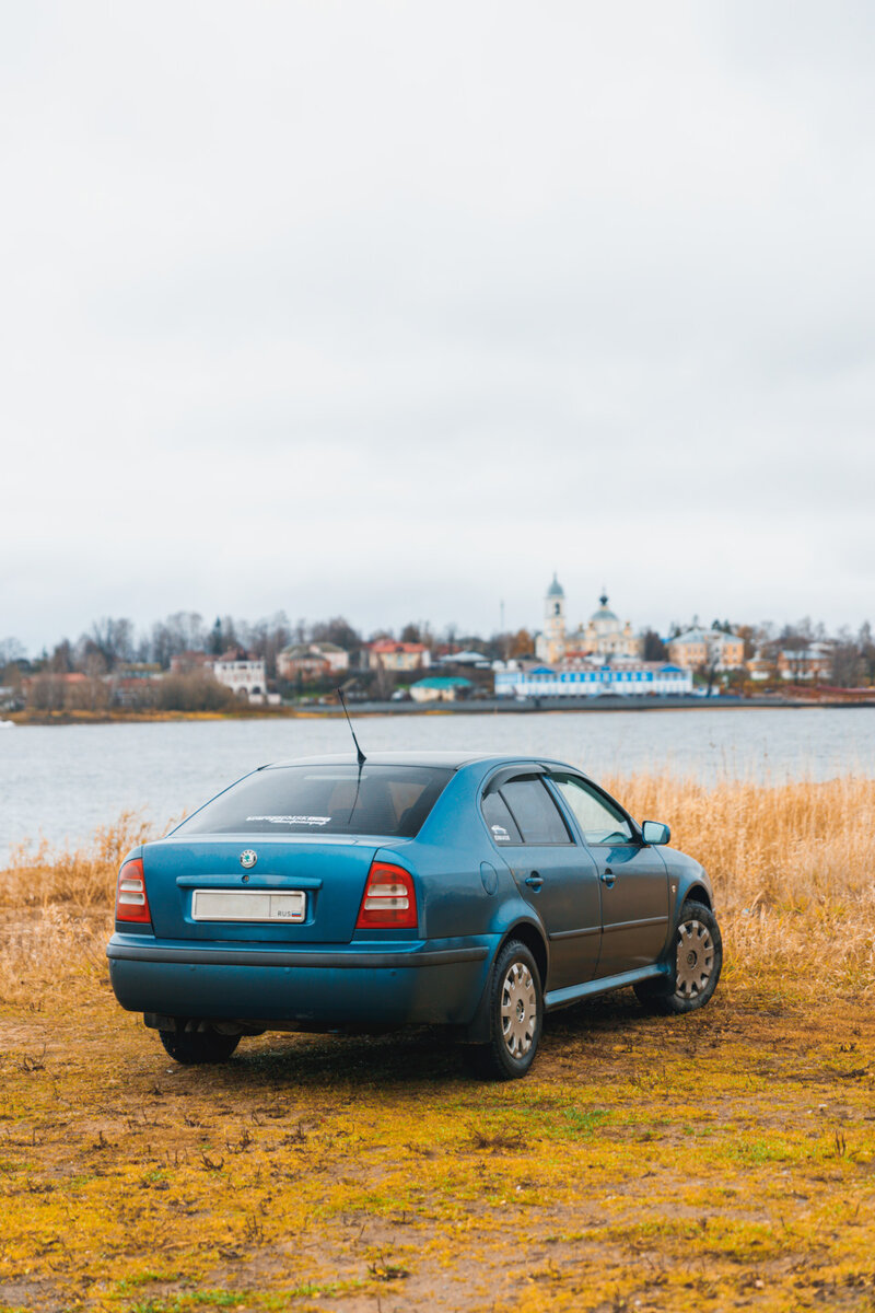 Skoda Octavia A4 на фоне города Мышкин. Моя фоторабота | SvarogovMSK  Фотограф | Дзен