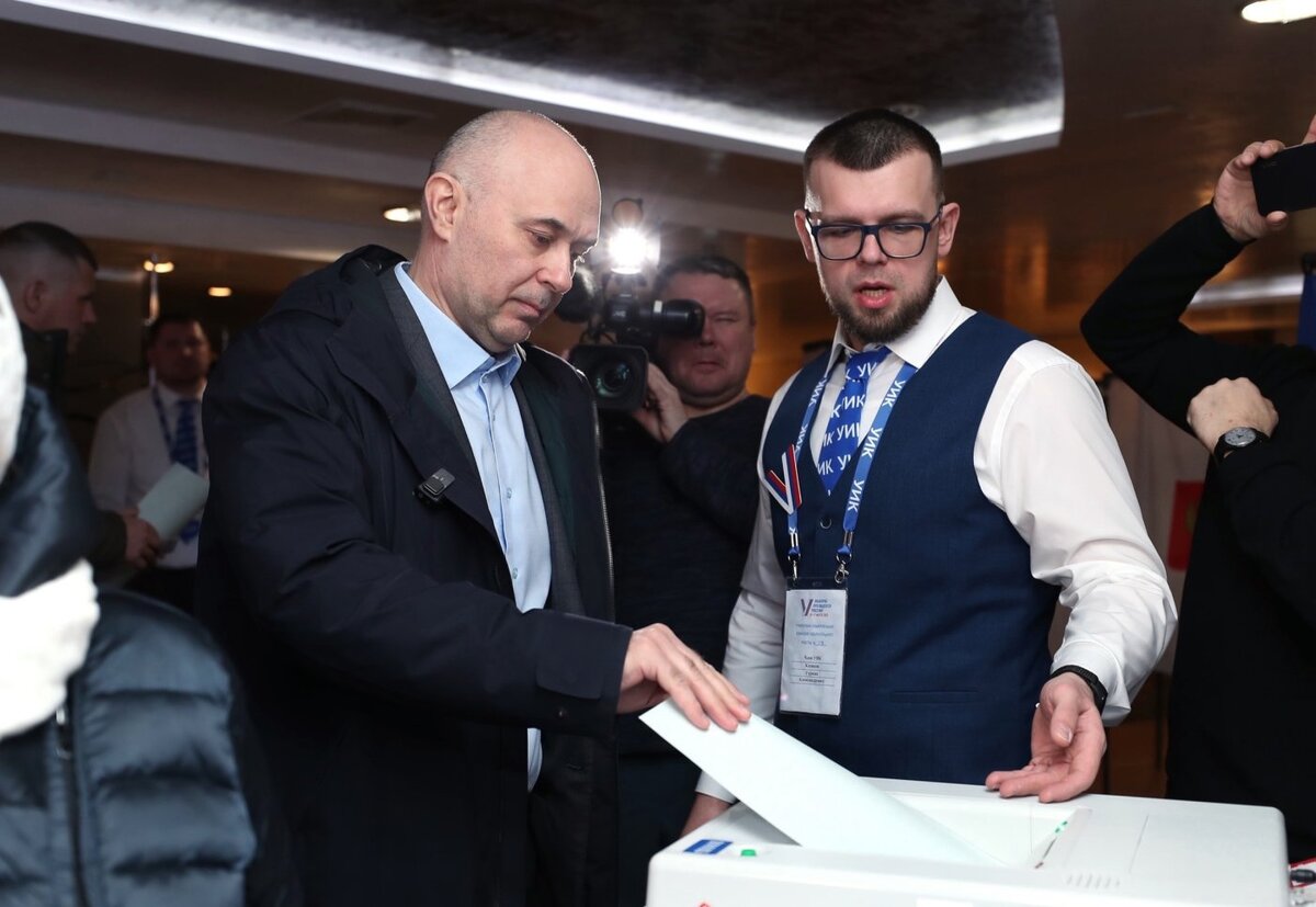    Глава Сургута проголосовал на выборах