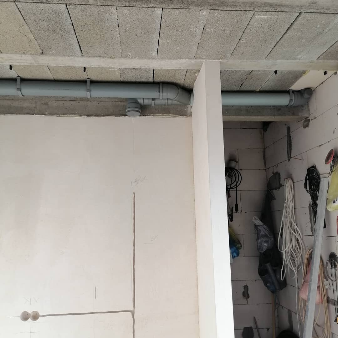 За стеной будет лестница на второй этаж 