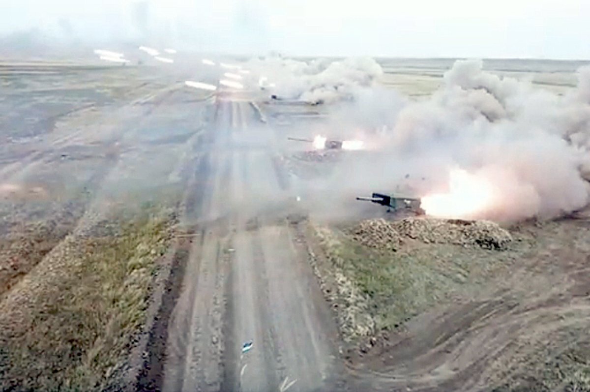    Работют ТОС-1А «Солнцепек».