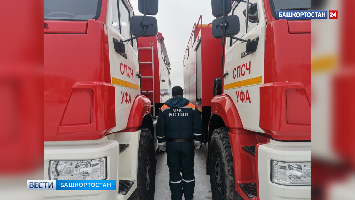    В Уфе состоялся смотр техники МЧС, подготовленной к паводку-2024