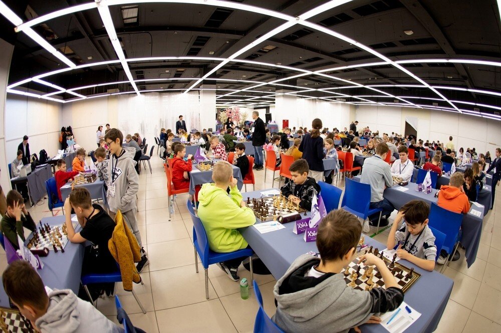 22 февраля ИГХТУ принимал участников Всероссийского шахматного фестиваля «Проходная пешка» среди мальчиков и девочек до 9, 11, 13 лет, юношей и девушек до 15 лет. Всего около 150 спортсменов из 20 регионов России.