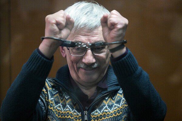 Правозащитник Олег Орлов на заседании Головинского суда в Москве, 27 февраля 2024 года / Павел Бедняков/РИА Новости