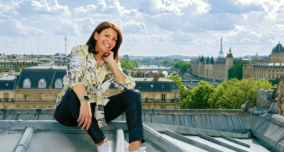 Нет, даже на крыше у тебя не получится скрыться от клопов и крыс, слезай давай