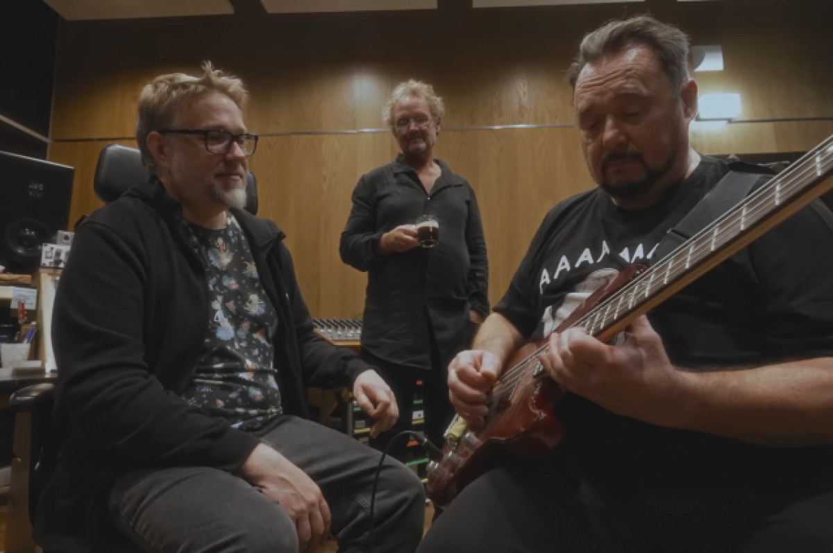    Группа «Кино» перезаписала культовый альбом «Это не любовь»