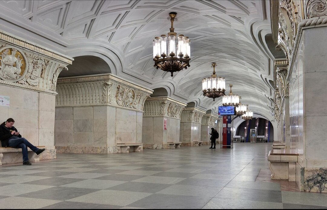 Метро Проспект Мира (листайте фото)