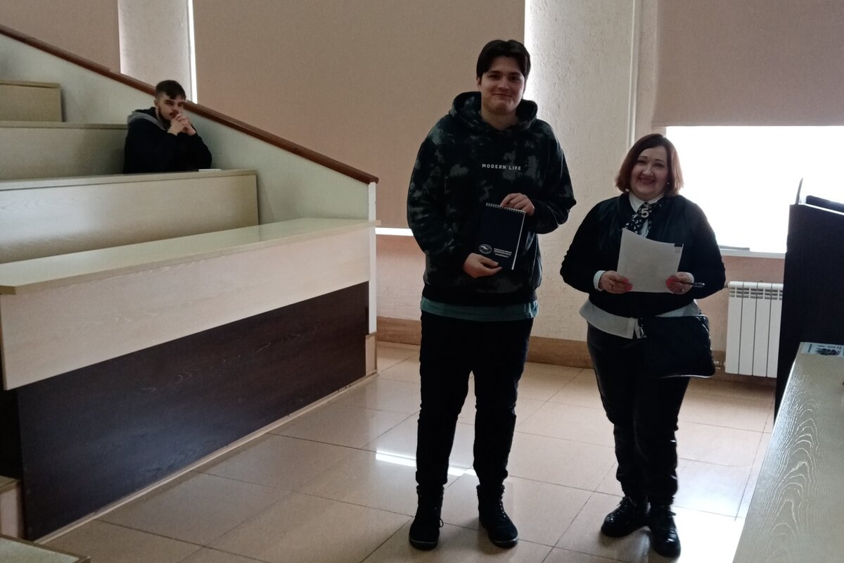 Макаренко Н. Н., старший преподаватель кафедры правовых и социальных наук с участниками площадки