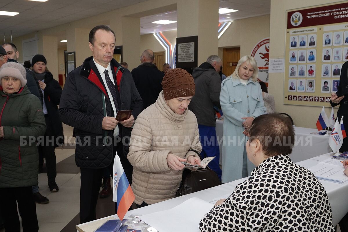 Антошин и Макаров проголосовали на выборах президента в Брянске | «Новости  Брянска» | Дзен