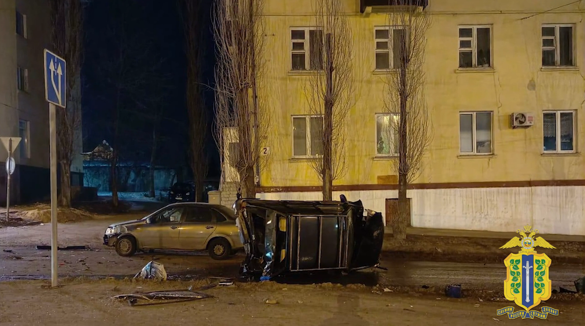 В Липецке водитель сбил знак, влетел в Гранту и сбежал из перевернувшегося  ВАЗа | Вести Липецк | Дзен