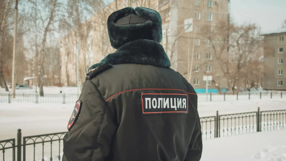     Видео с неадекватным поведением парня на оживленной проезжей части ранее распространилось в соцстех.