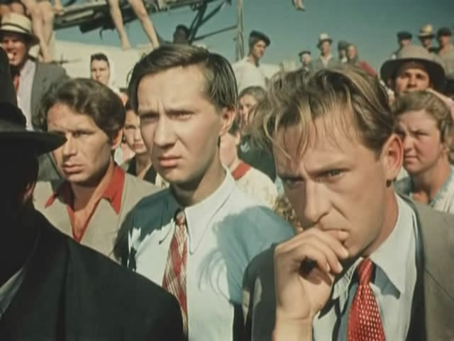 Источник фото: Кино-Театр.ру; кадр из фильма "Первый эшелон" (1955)