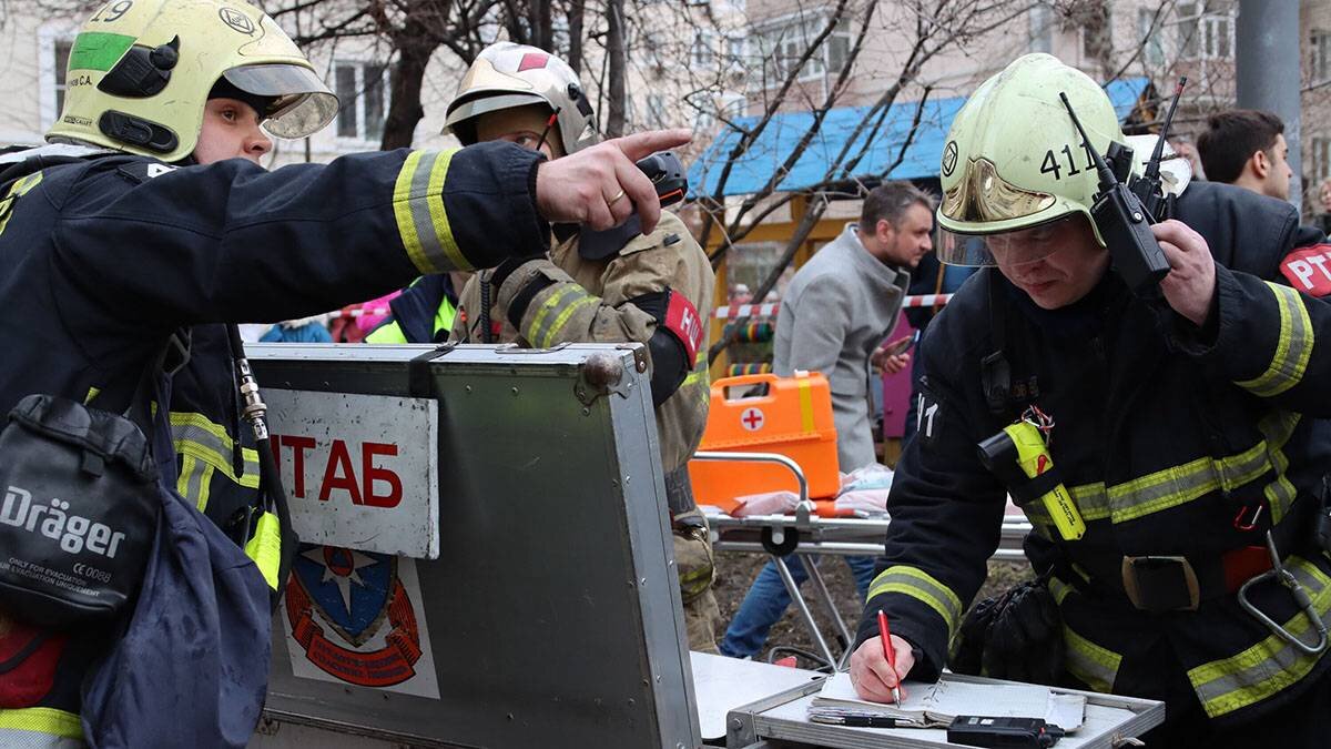 Пожар произошел в жилом доме на улице Бестужевых в Москве | Вечерняя Москва  | Дзен