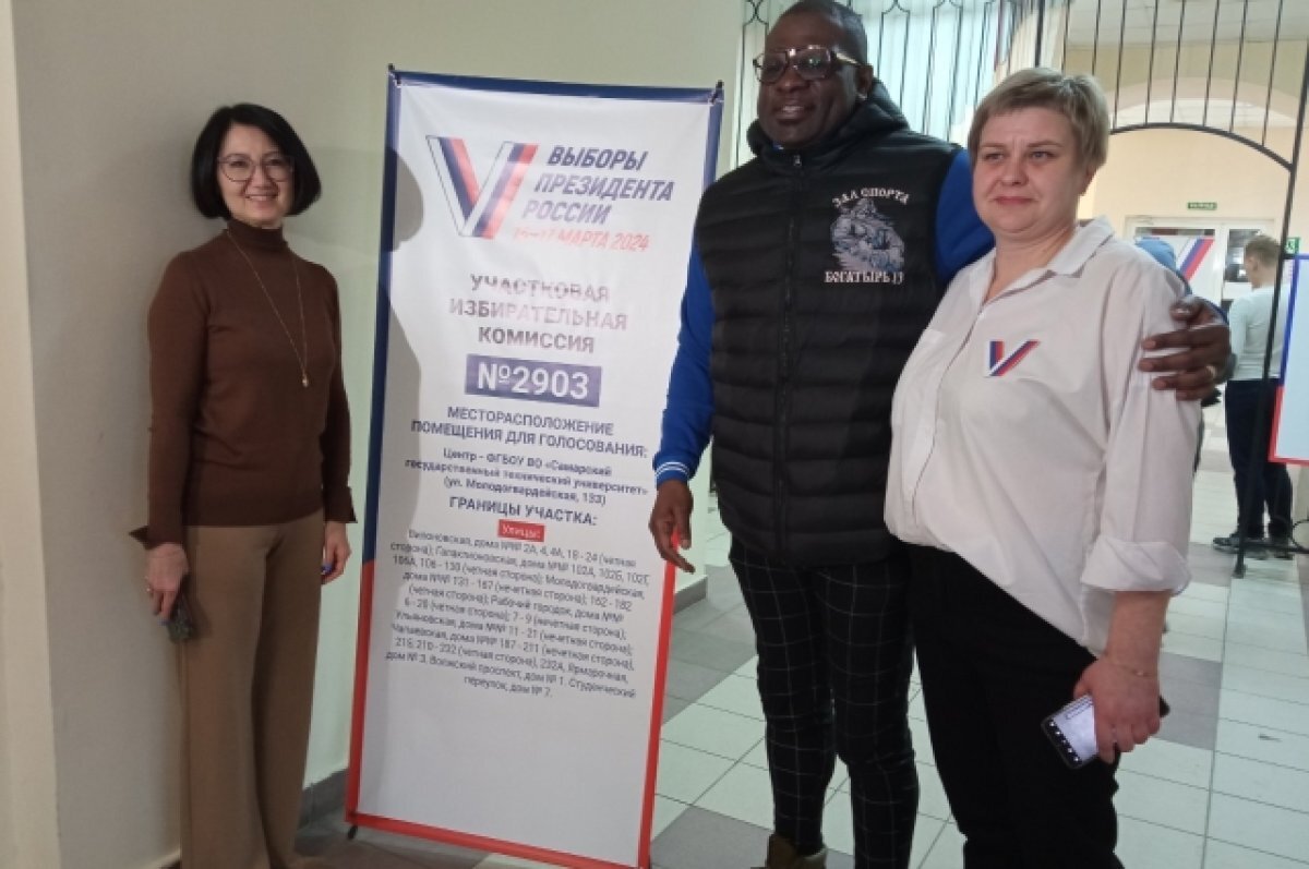    Российский боксер-тяжеловес Кевин Джонсон проголосовал в Самаре