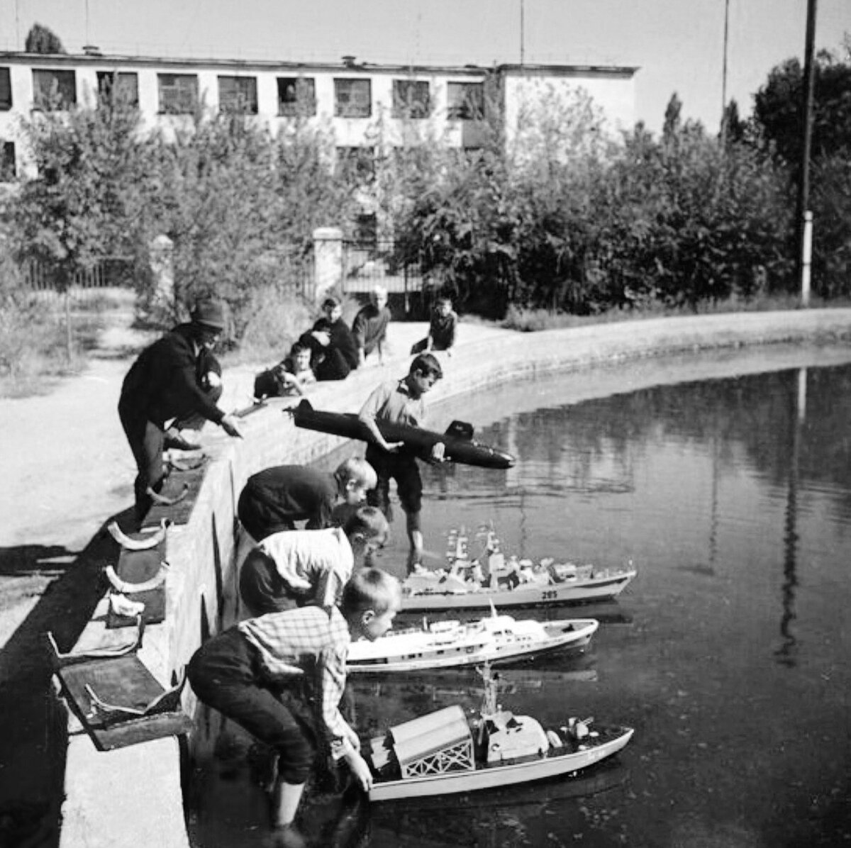 Кружок кораблестроителей готовится запускать свои модели!